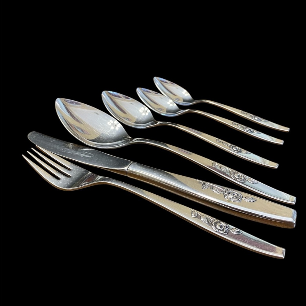 Oneida Deluxe 18/8 stainless “Lasting Rose” Lot of 6 EUC